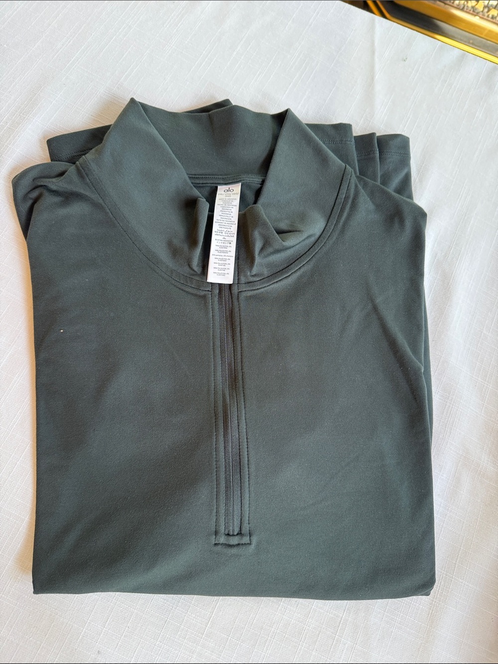 ALO Yoga Women’s Olive Green Half-Zip Pullover